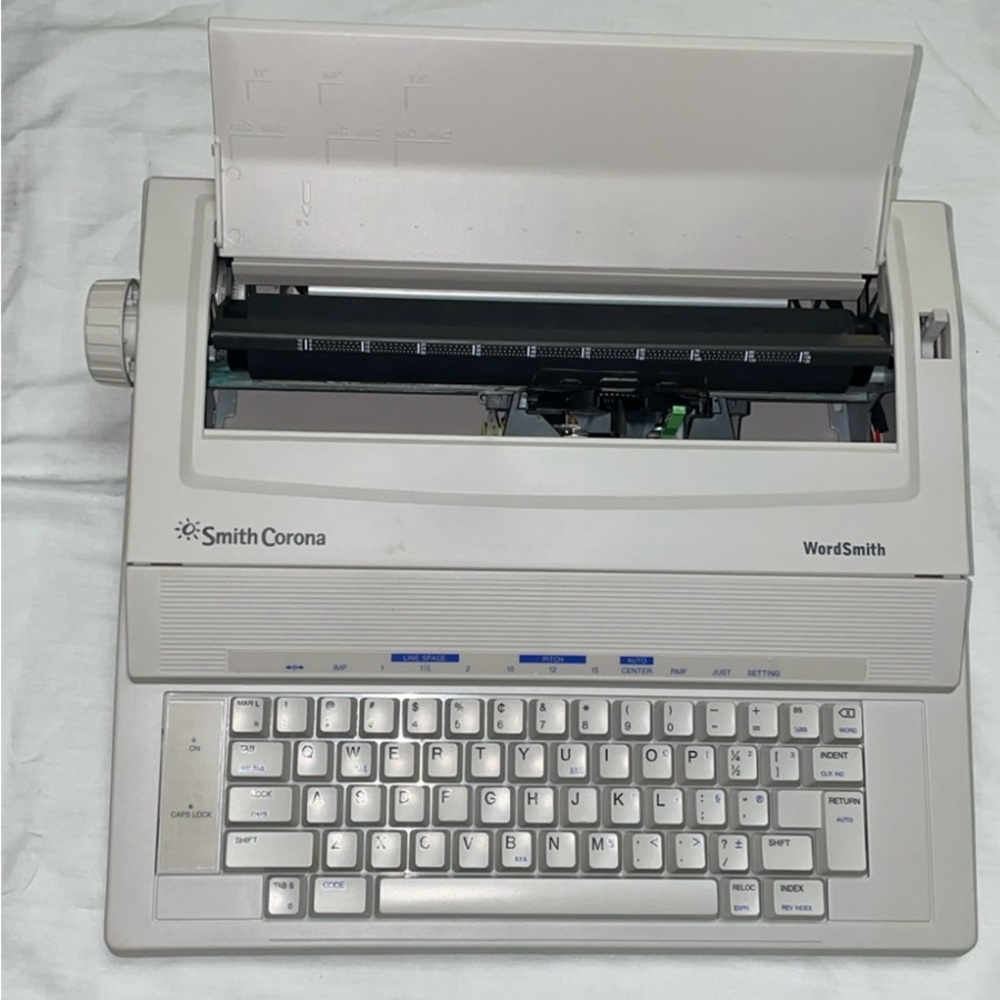 Smith & Corona WordSmith Electronic Typewriter with Carry Handle